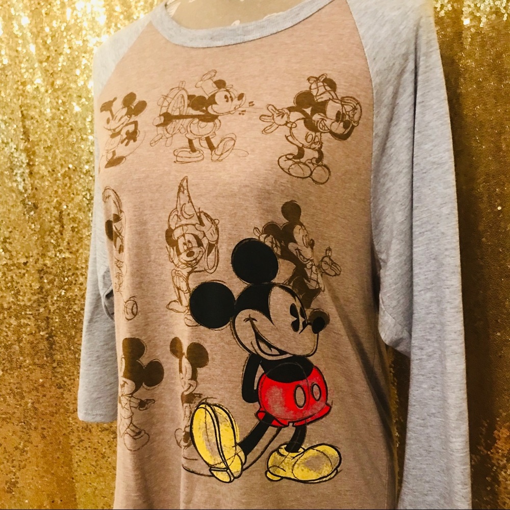 🚨SOLD🚨🖤✨DISNEY Mickey Mouse Tee